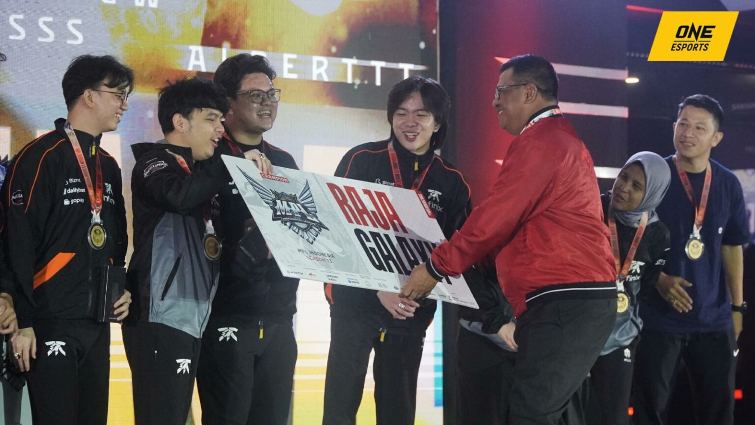 Juara Seleknas IESF 2024 FNATIC ONIC Jadi Timnas MLBB Indonesia ONE