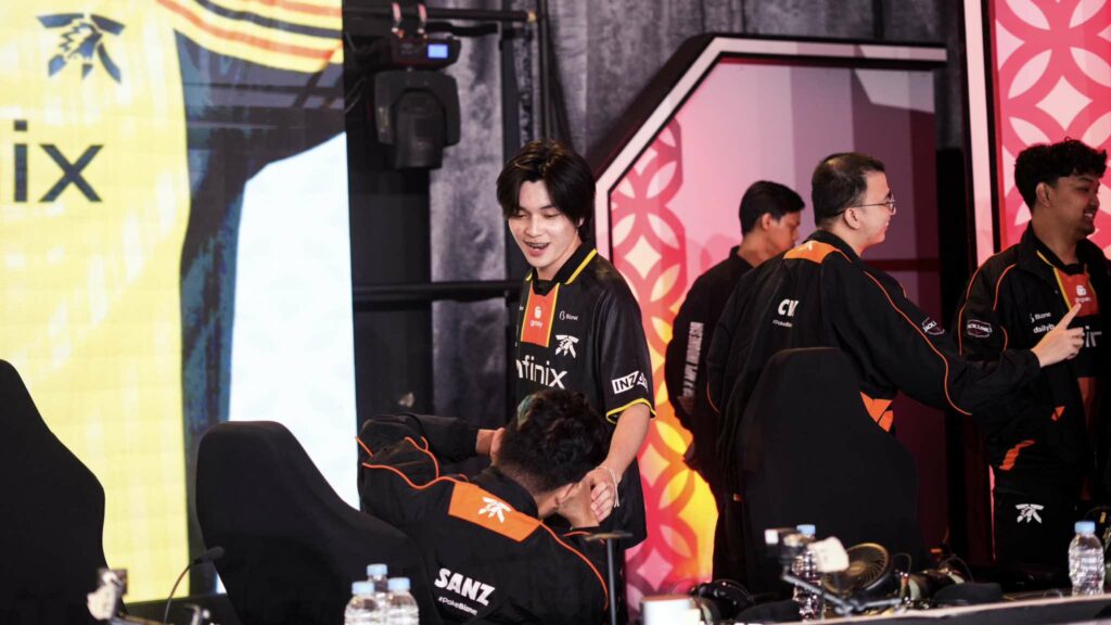 Kairi Lawan Sutsujin Tajuk Utama Rrq Hoshi Vs Fnatic Onic Leg One