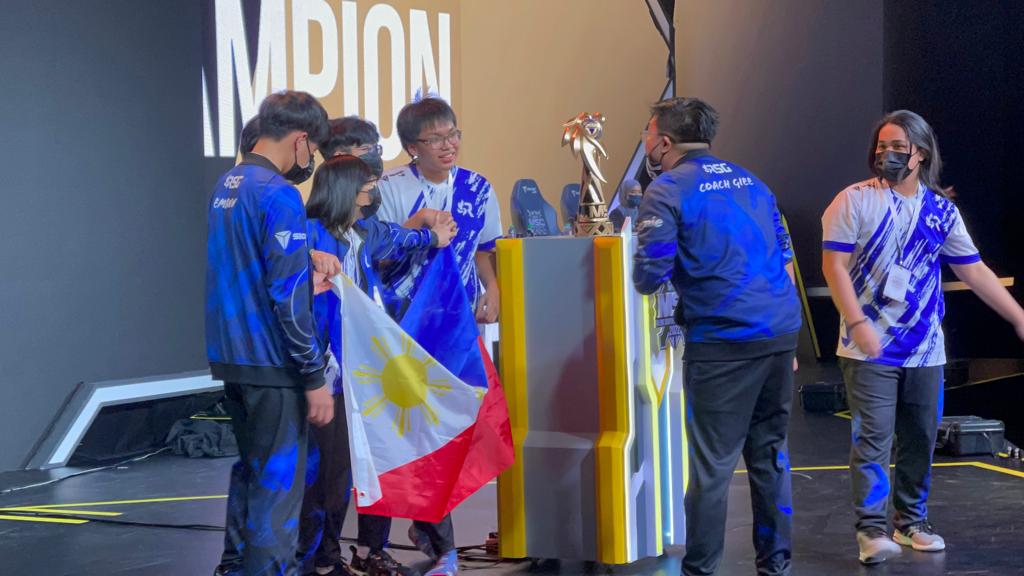 Galeri Foto: Momen Selebrasi RSG PH Juara MSC 2022 | ONE Esports Indonesia