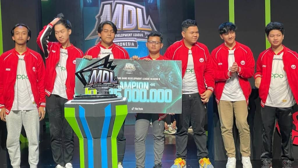 Daftar Lengkap Tim MLBB - Main Event Piala Presiden Esports 2022 | ONE ...