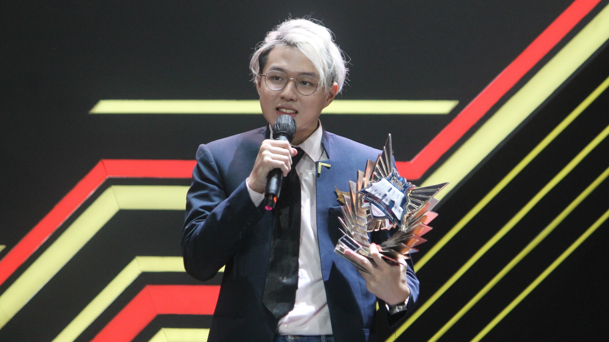 2 tips jadi caster esports profesional ala Mirko ONE Esports Indonesia