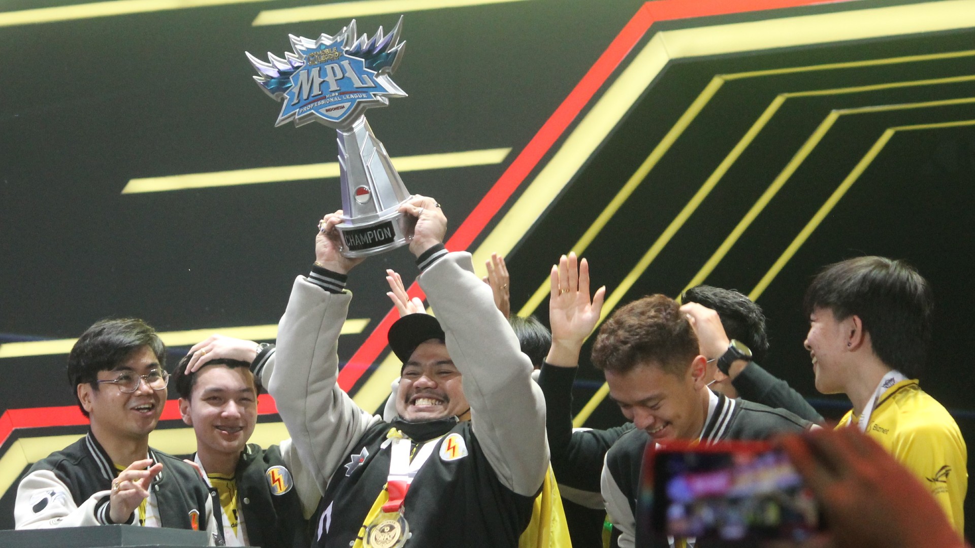 Caster cantik curi perhatian di M4, Nevinne yakin tim Indonesia gahar