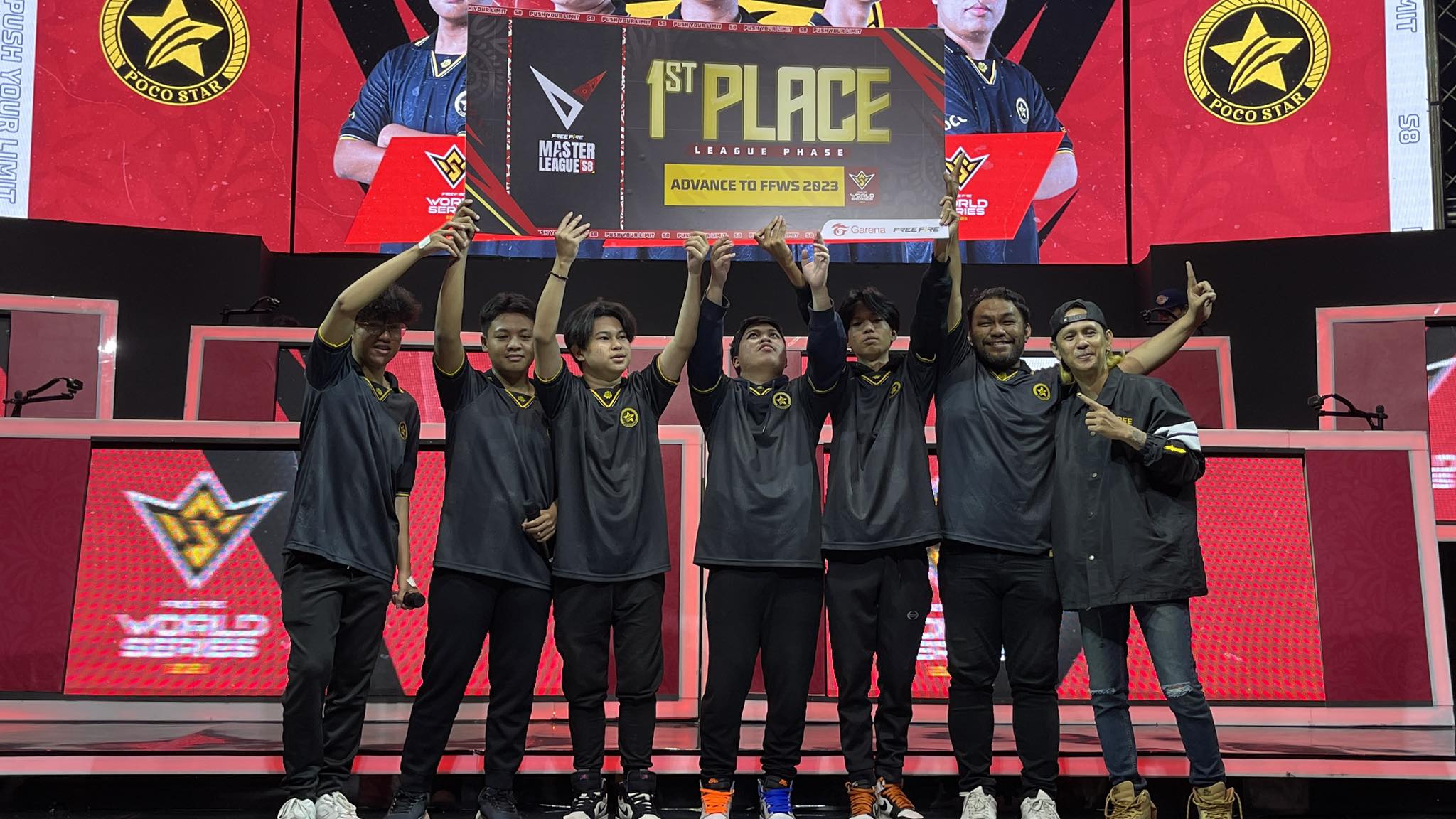 Havaskor porno uchlik jinsiy aloqa rus