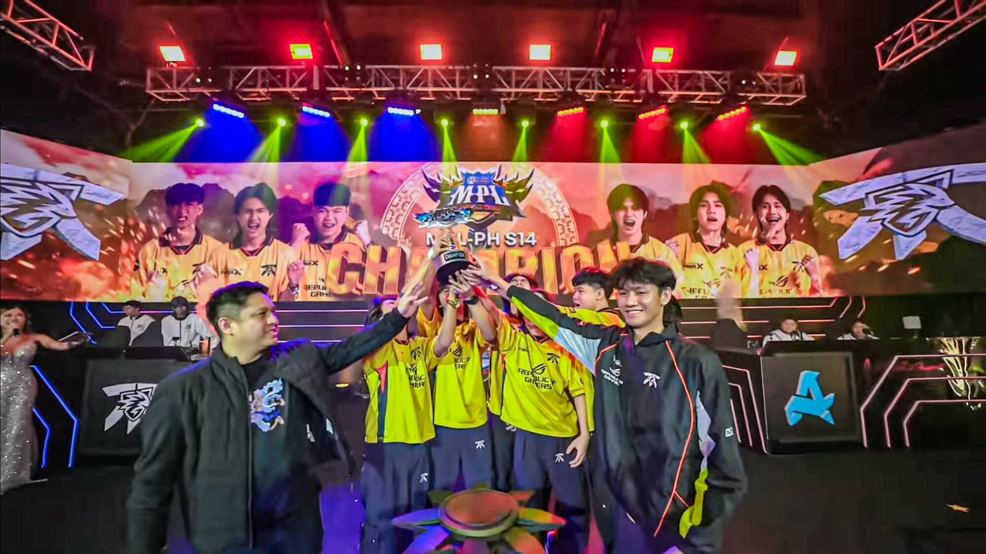 3 alasan Fnatic ONIC PH bisa juara M6 World Championship | ONE Esports ...